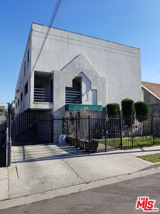 1120 Irolo St photo